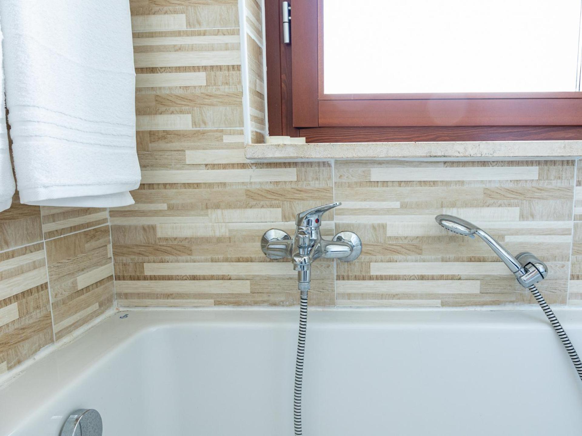 Mrb Real Estate - Maison Ludovica - Monolocale Moderno Con Giardino Фраттокке Экстерьер фото