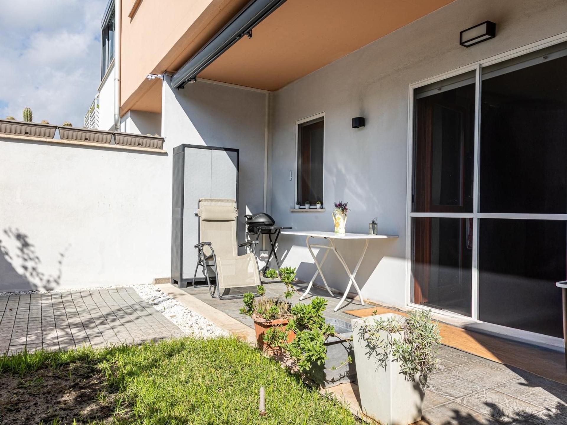 Mrb Real Estate - Maison Ludovica - Monolocale Moderno Con Giardino Фраттокке Экстерьер фото